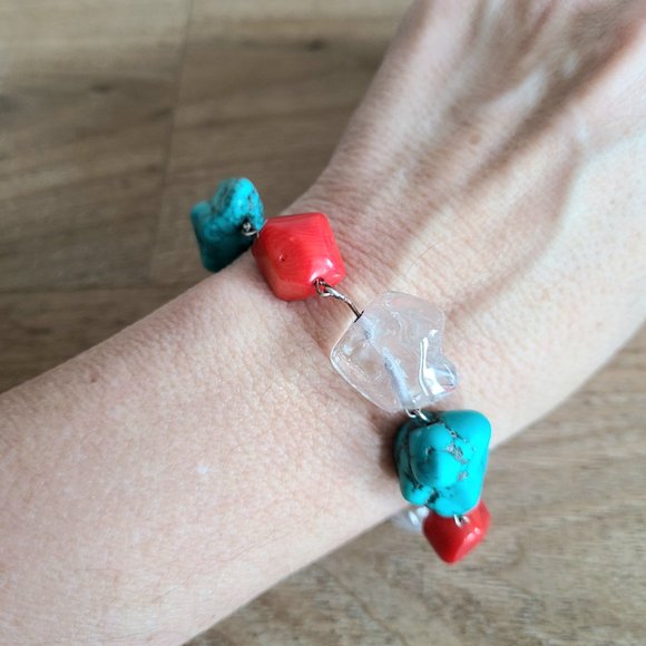Hand made coral, turquoise and clear quartz bracelet. - Picture 3 of 4